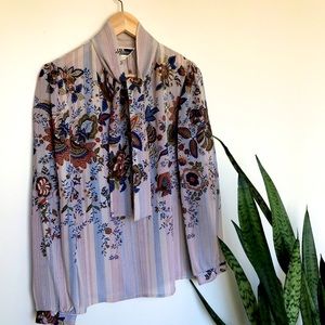 VINTAGE 1960/70s tie collar floral blouse